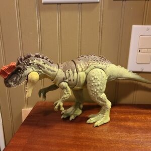 Jurassic World Dominion Yangchuanosaurus Massive Action Dinosaur. I